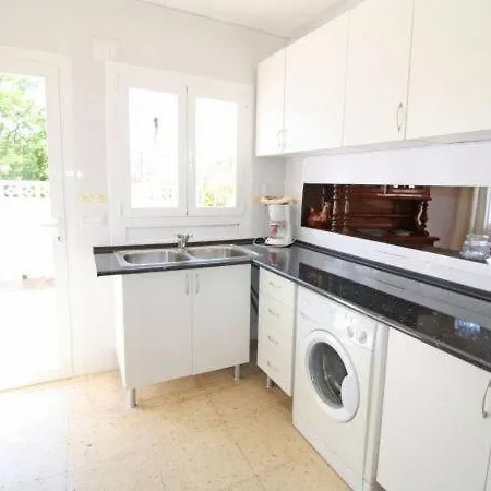 Sleeps 7 With Pool And Wifi *
