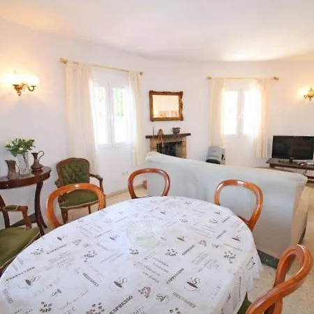 Villa Sleeps 7 With Pool And Wifi